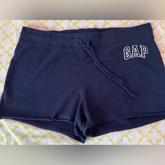 Priced for four pair: Gap sweat shorts - Picture 5 of 9